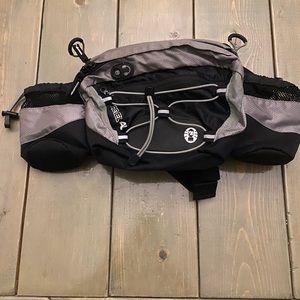 REVEL 4L Fanny Pack   2 Bottle Holders Black/Grey with Zippers and Cords